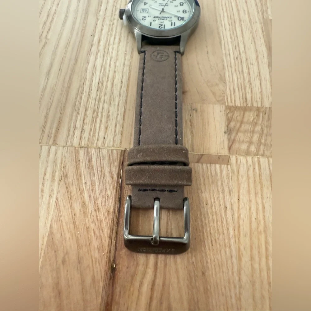 Timex expedition men’s brown leather casual field watch NEW BATTERY